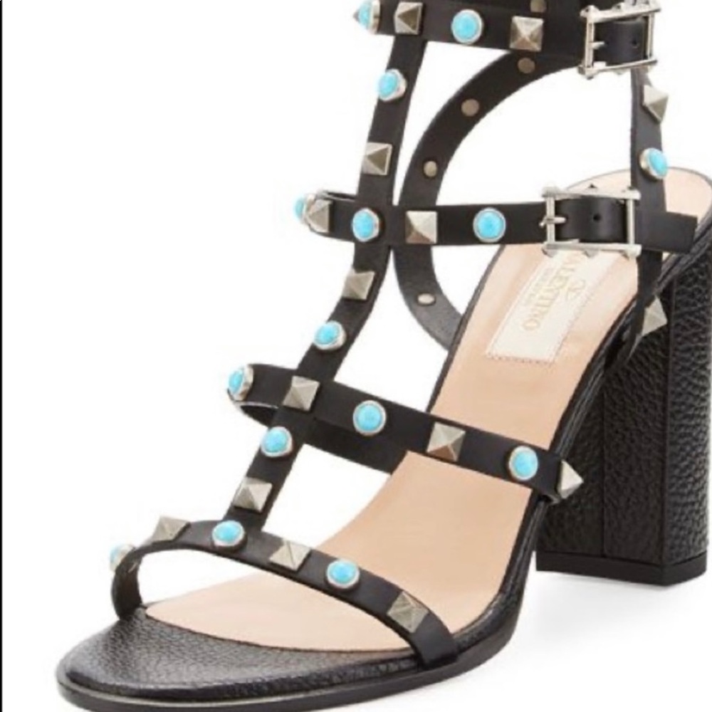 Valentino Garavani Rockstud Rolling Sandal in Nero